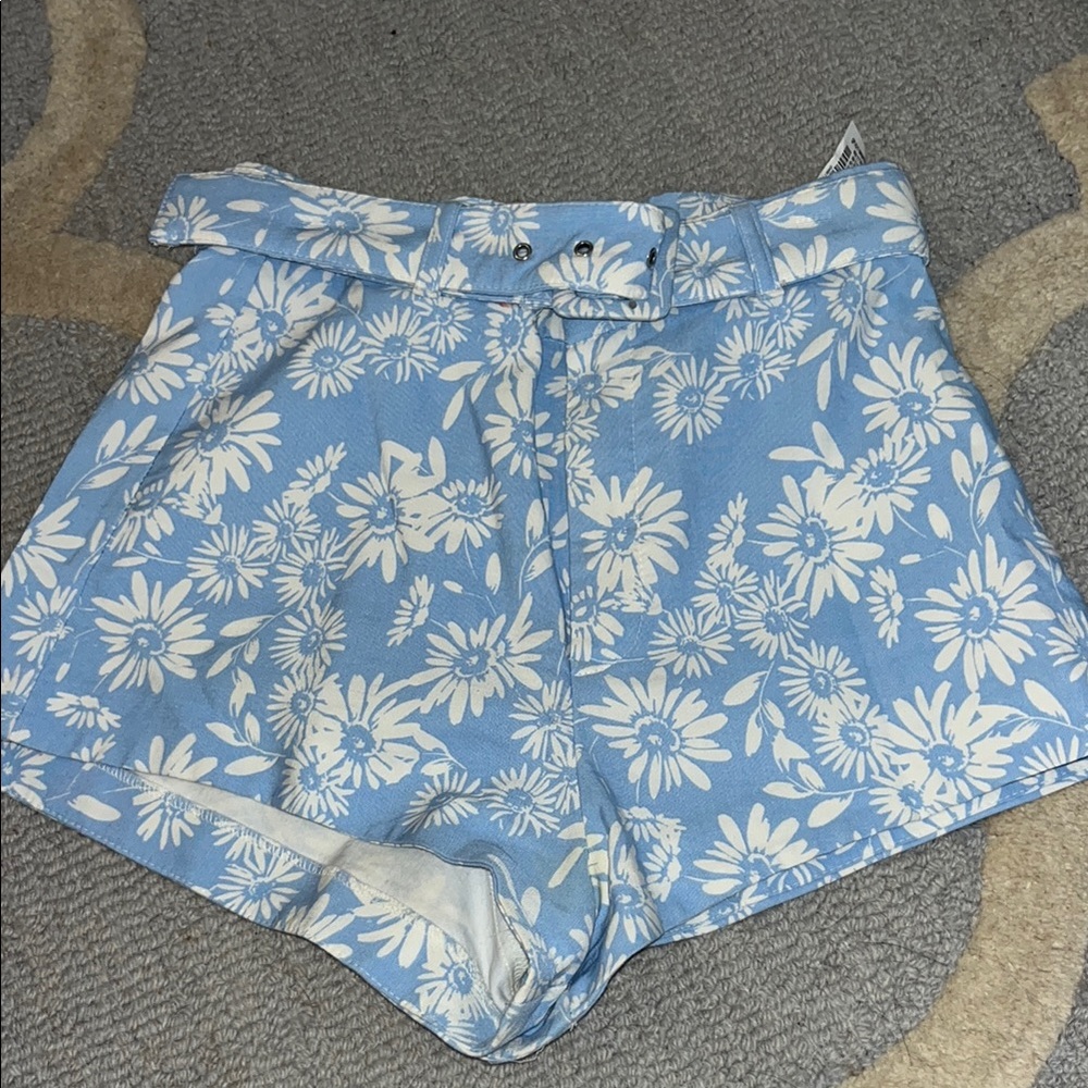 Zara Light Blue Floral High Waist Shorts🩵🤍